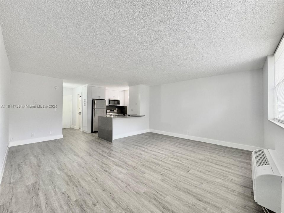 For Rent: $1,550 (1 beds, 1 baths, 475 Square Feet)