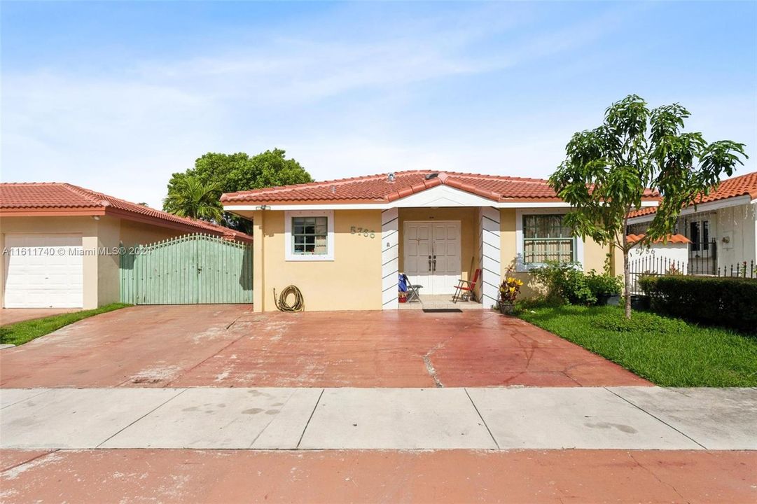 For Sale: $569,000 (4 beds, 2 baths, 1756 Square Feet)