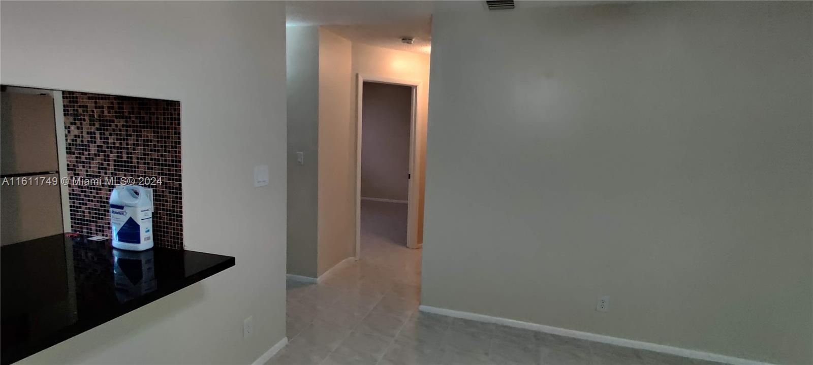 For Sale: $249,900 (2 beds, 2 baths, 840 Square Feet)