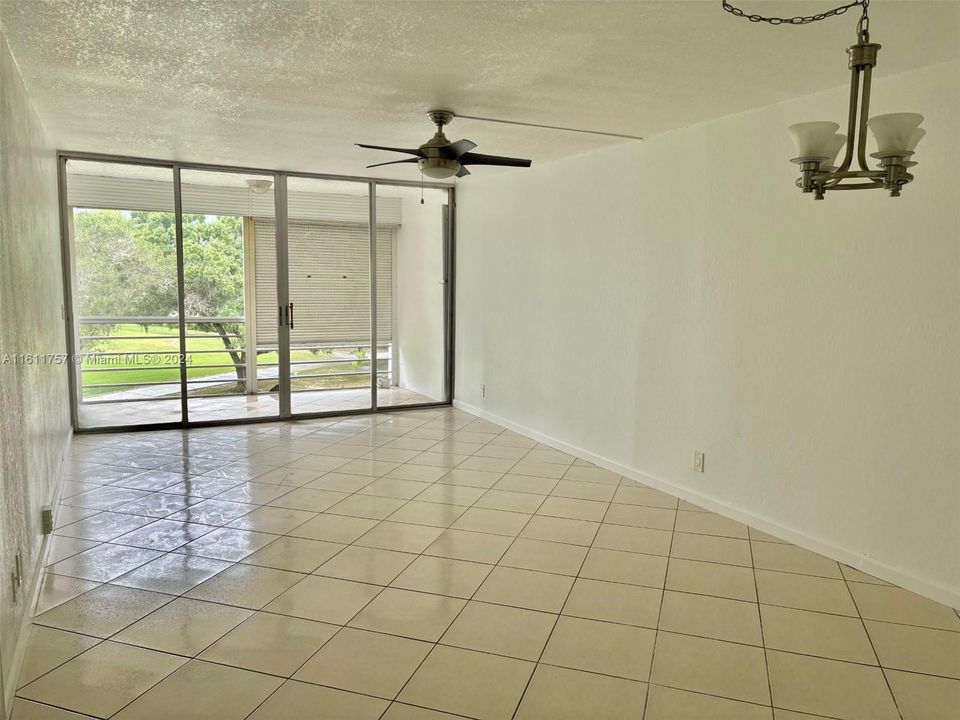 For Rent: $2,200 (2 beds, 2 baths, 775 Square Feet)