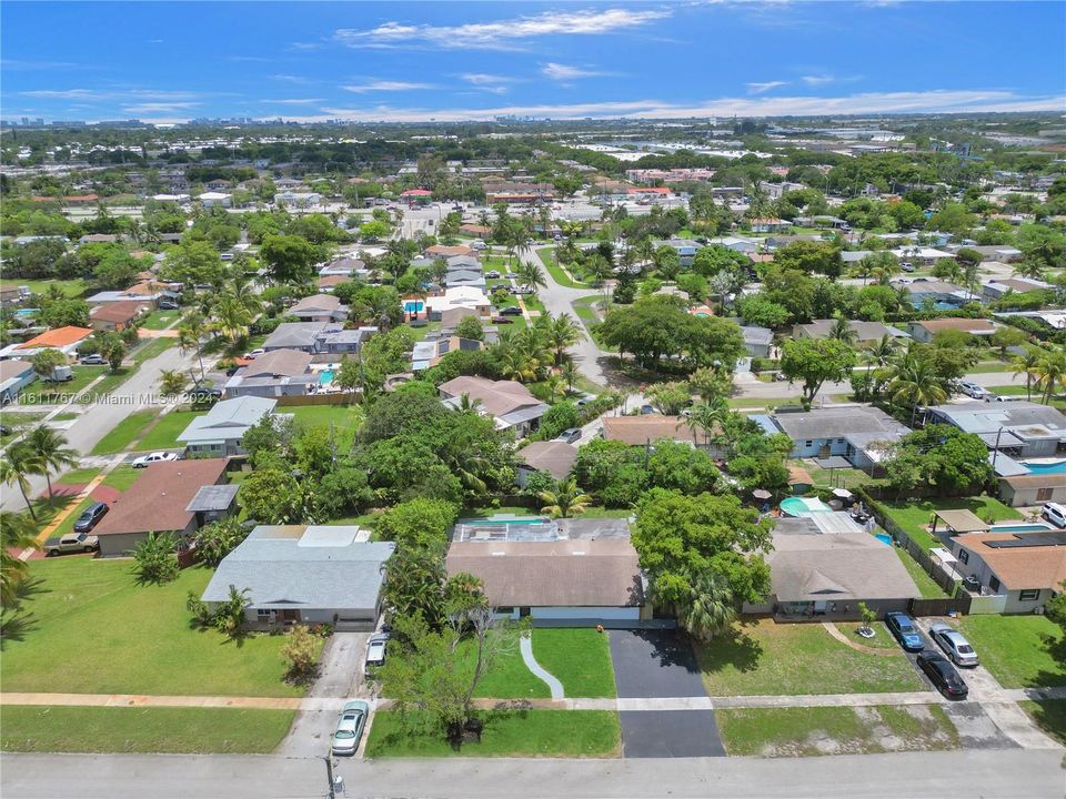 For Sale: $595,000 (4 beds, 3 baths, 1935 Square Feet)