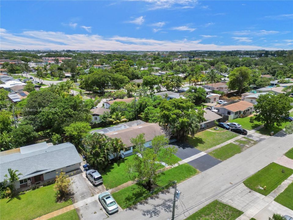 For Sale: $595,000 (4 beds, 3 baths, 1935 Square Feet)