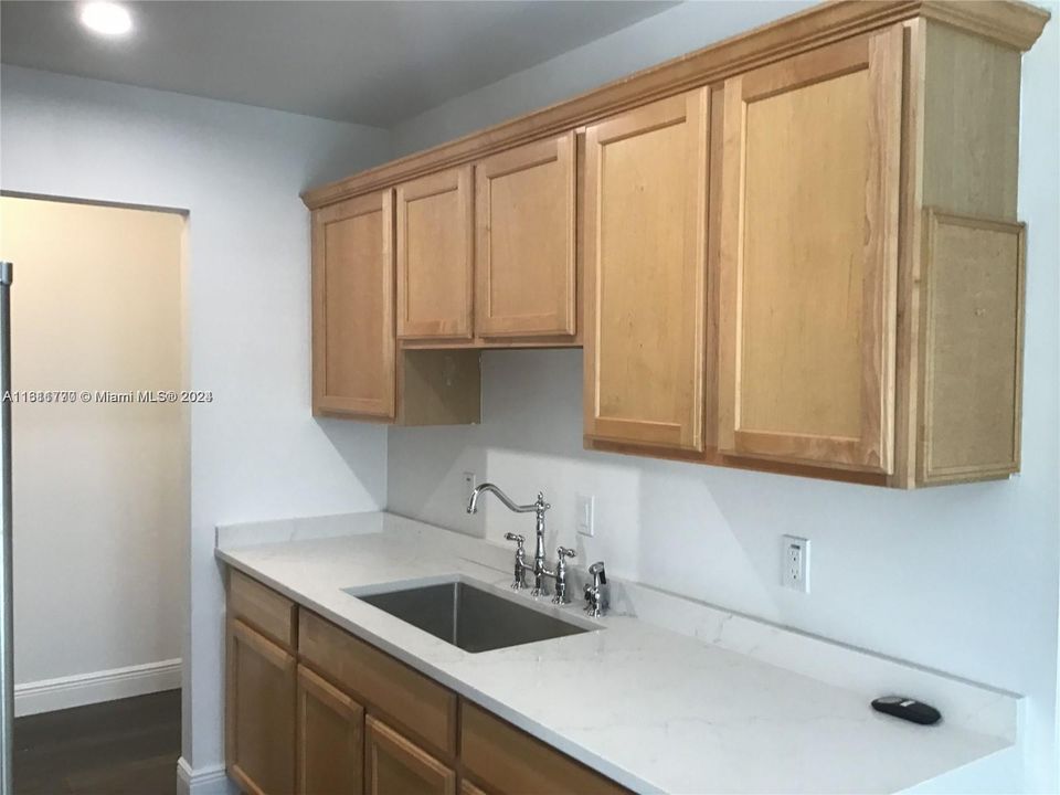 For Rent: $2,300 (2 beds, 2 baths, 1100 Square Feet)