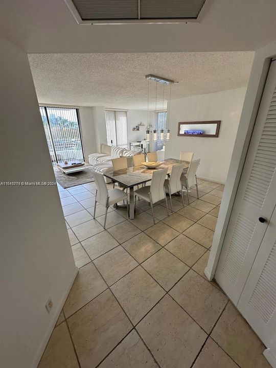 For Sale: $429,900 (2 beds, 2 baths, 1302 Square Feet)