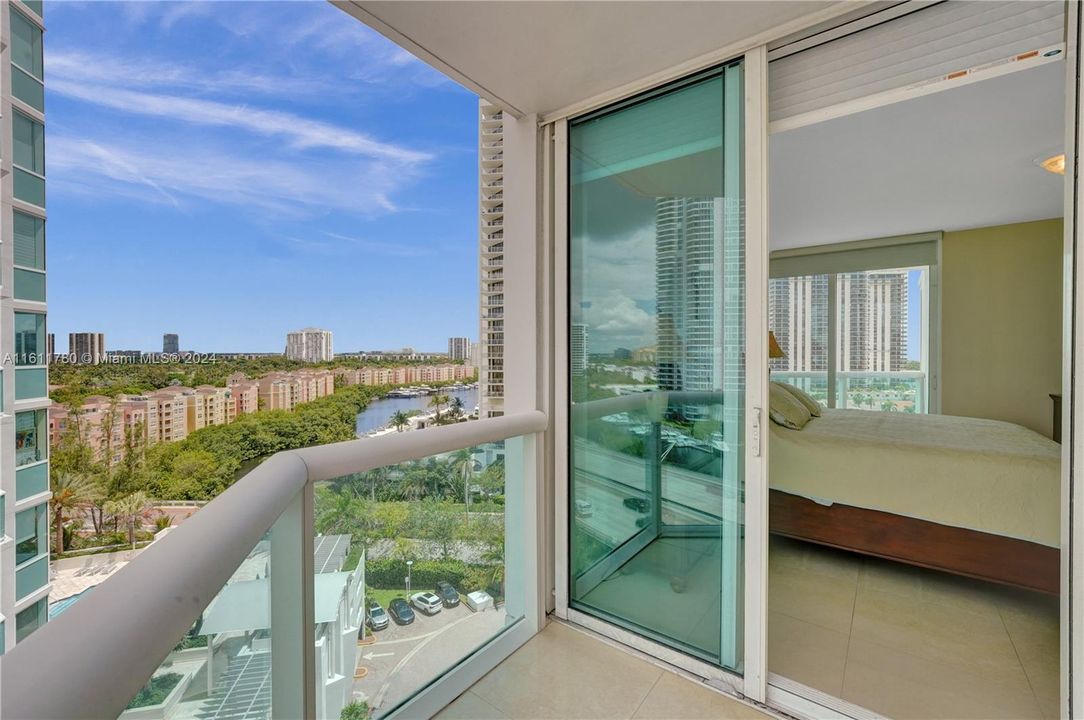 En Venta: $725,000 (3 camas, 3 baños, 1544 Pies cuadrados)