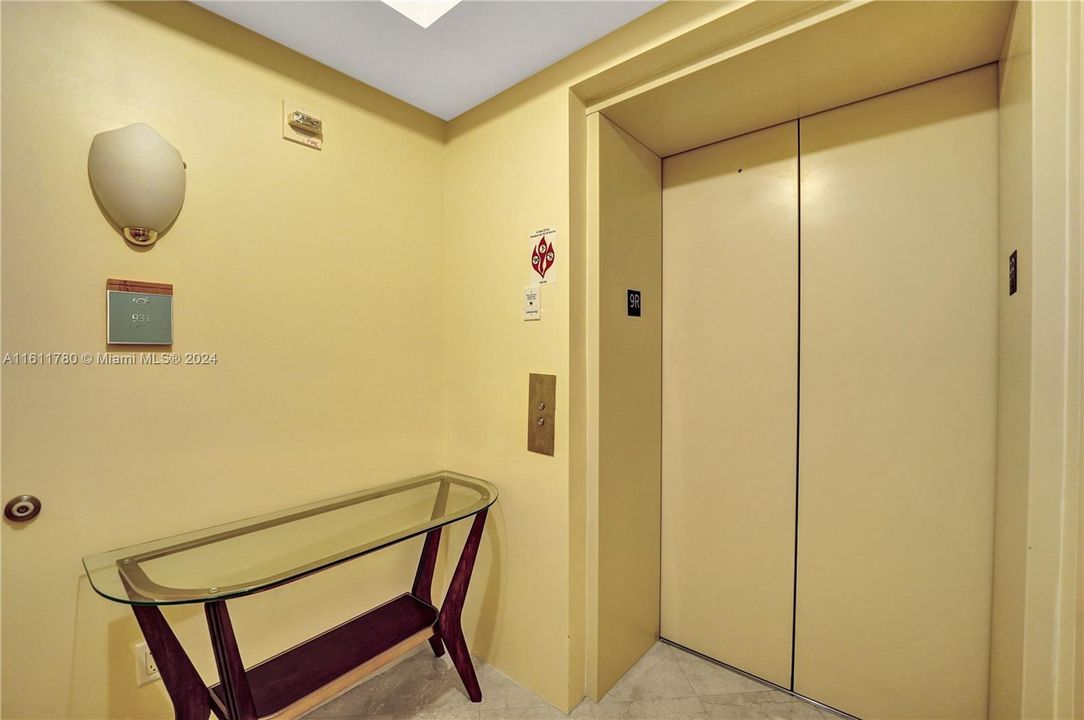 Private elevator & foyer