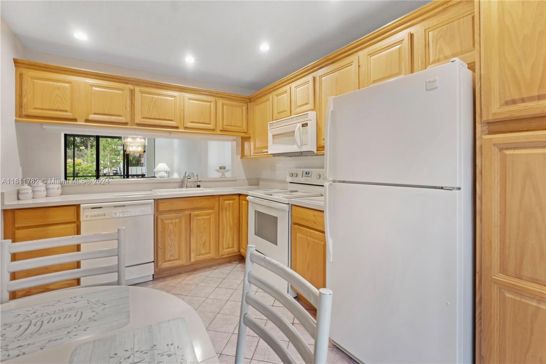 For Sale: $364,900 (3 beds, 2 baths, 1390 Square Feet)