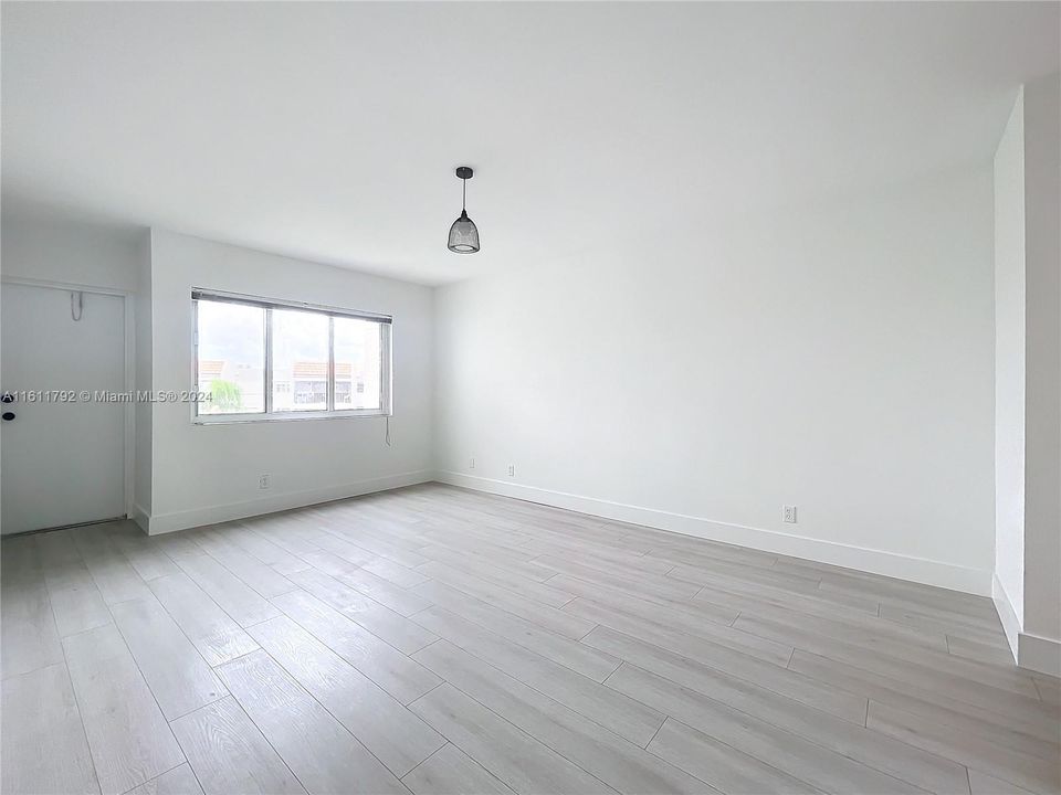 En Venta: $399,999 (2 camas, 2 baños, 1106 Pies cuadrados)