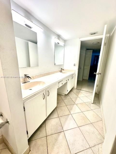 For Rent: $2,500 (2 beds, 1 baths, 1468 Square Feet)