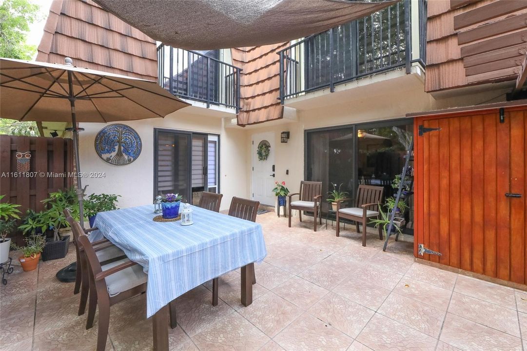 En Venta: $480,000 (3 camas, 3 baños, 1654 Pies cuadrados)