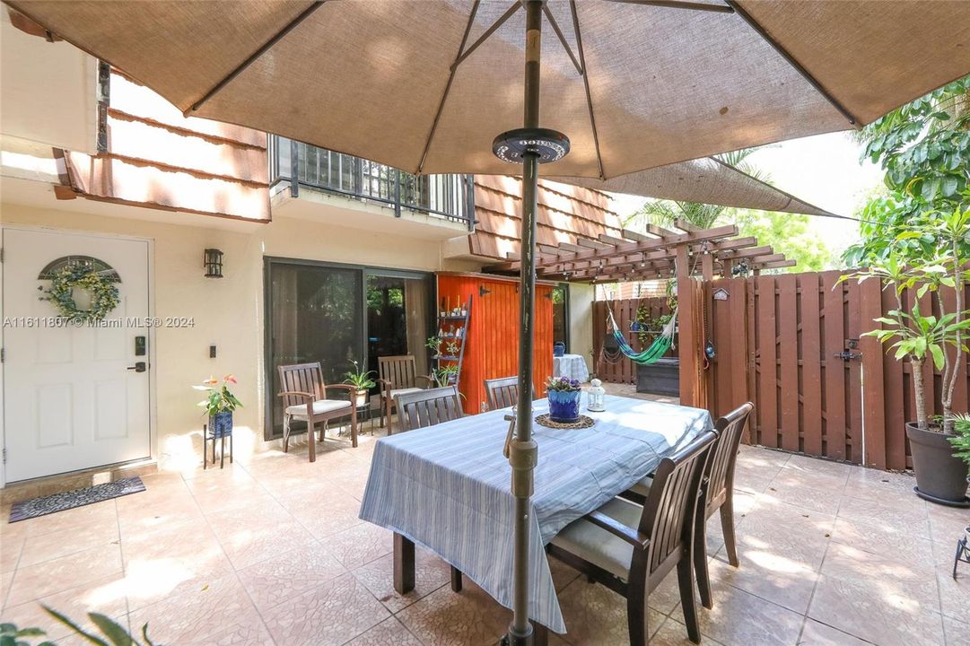 En Venta: $480,000 (3 camas, 3 baños, 1654 Pies cuadrados)