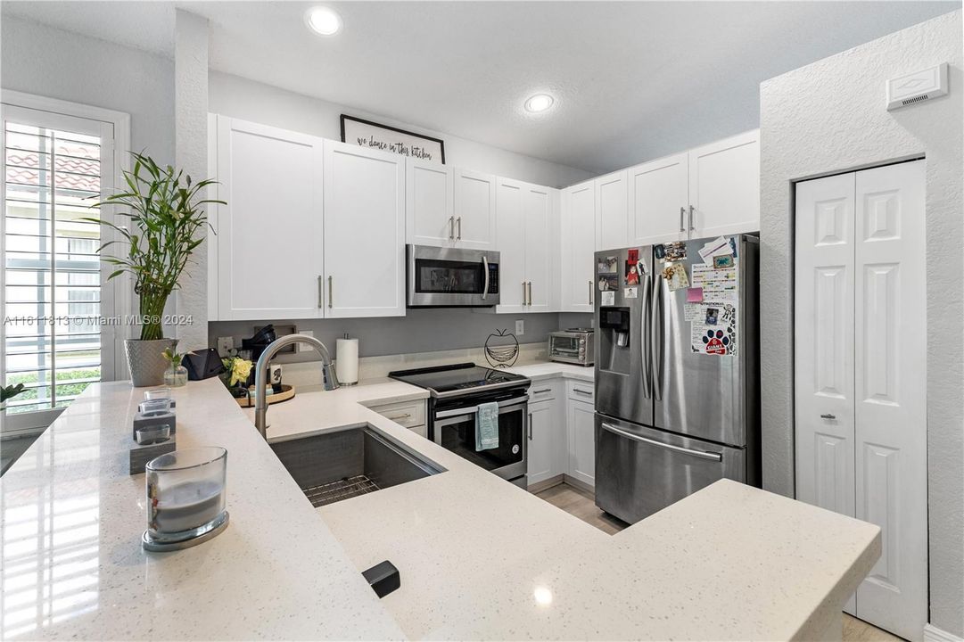 For Sale: $499,900 (3 beds, 2 baths, 1348 Square Feet)