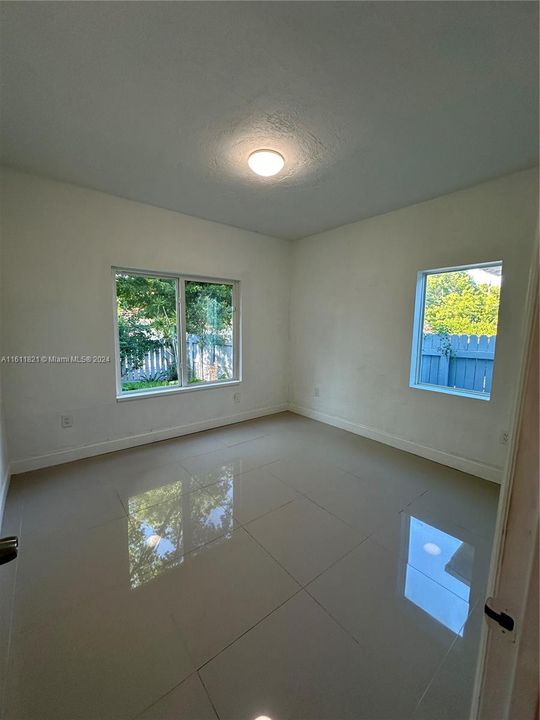 For Rent: $3,700 (3 beds, 2 baths, 1208 Square Feet)