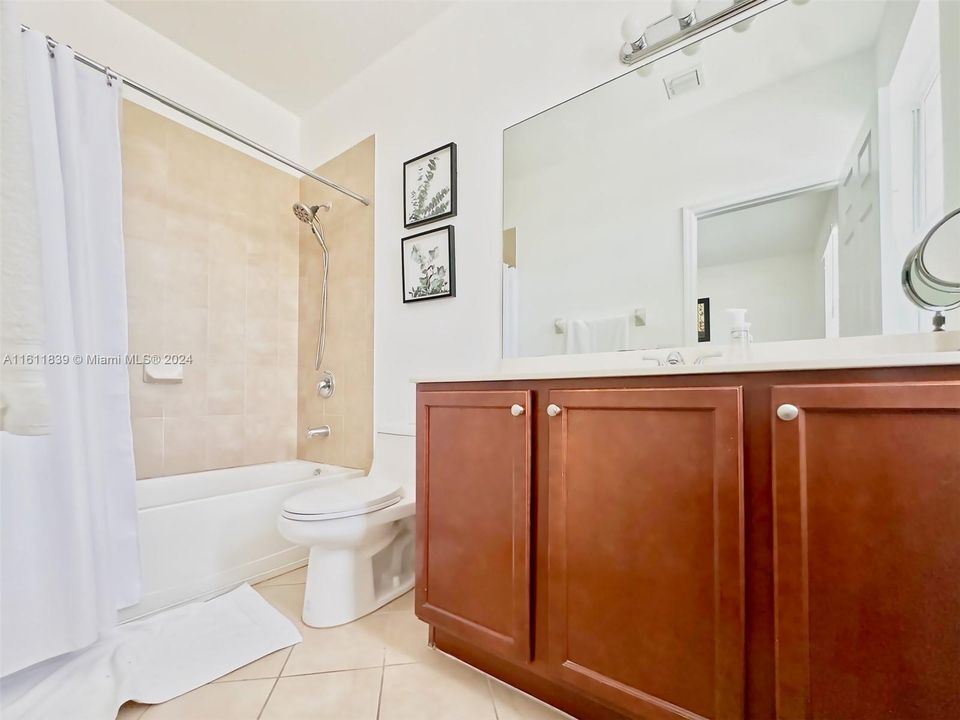 待售: $420,000 (2 贝兹, 2 浴室, 1458 平方英尺)