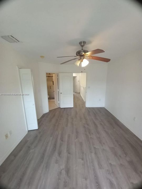 For Rent: $3,300 (3 beds, 3 baths, 1270 Square Feet)