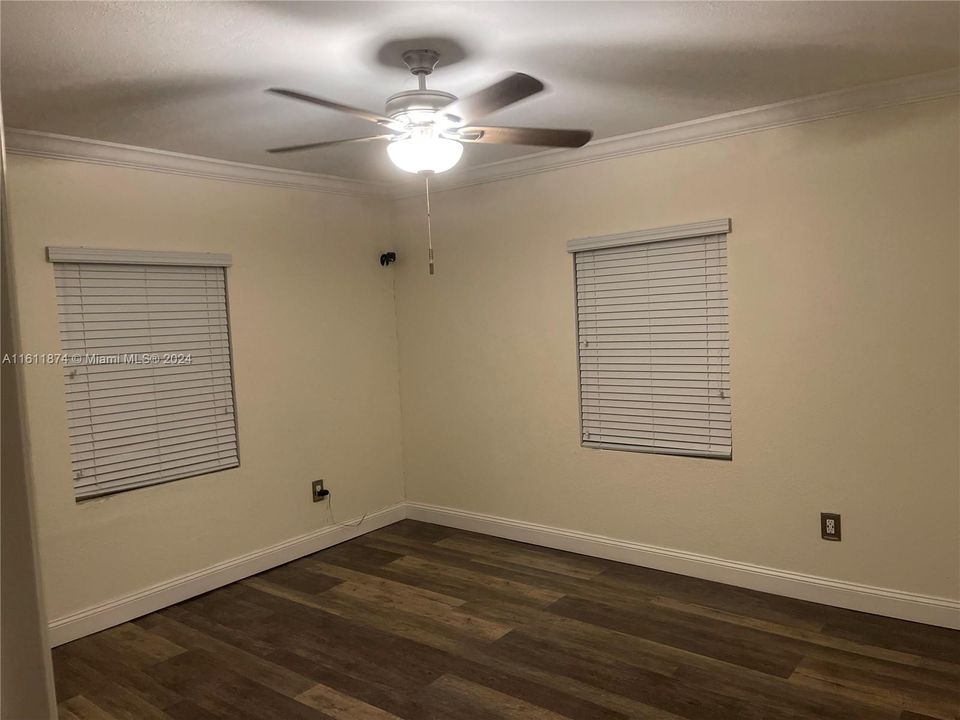 For Rent: $3,000 (2 beds, 1 baths, 837 Square Feet)