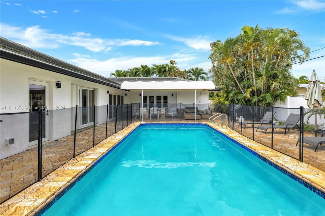 For Sale: $1,390,000 (3 beds, 3 baths, 1938 Square Feet)