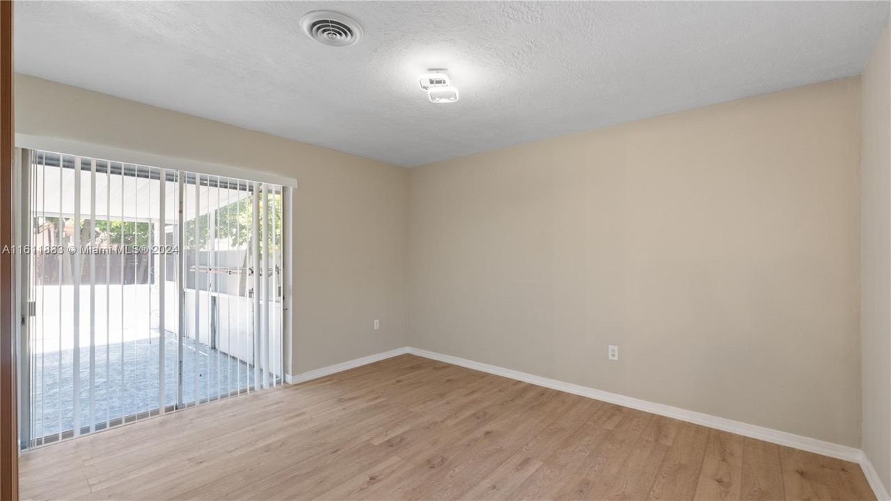 Active With Contract: $3,300 (3 beds, 2 baths, 1313 Square Feet)