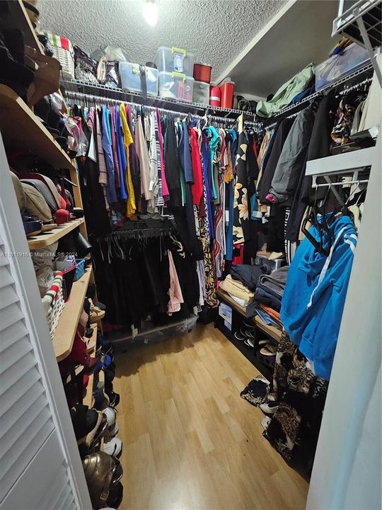 Master Walkin Closet