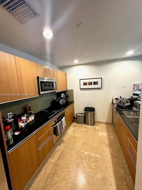 For Rent: $4,200 (2 beds, 2 baths, 1368 Square Feet)