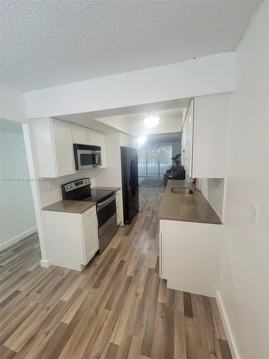 For Sale: $139,900 (2 beds, 2 baths, 960 Square Feet)