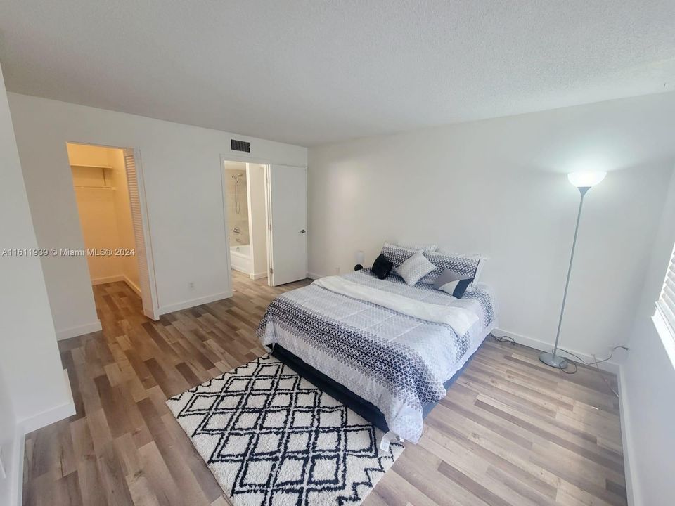 For Sale: $139,900 (2 beds, 2 baths, 960 Square Feet)