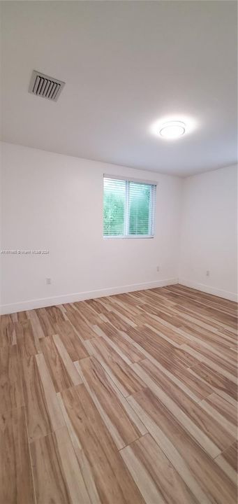 Recently Rented: $5,800 (3 beds, 3 baths, 1857 Square Feet)