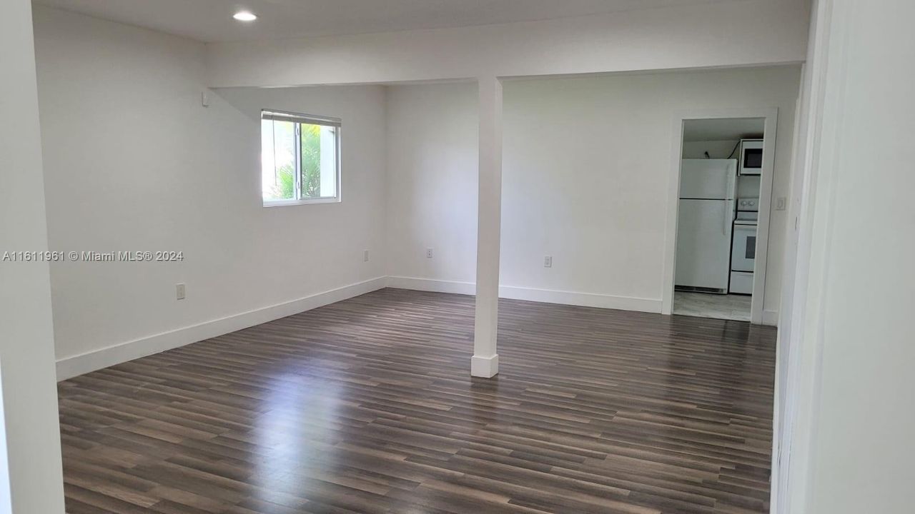 For Rent: $2,550 (2 beds, 1 baths, 1503 Square Feet)
