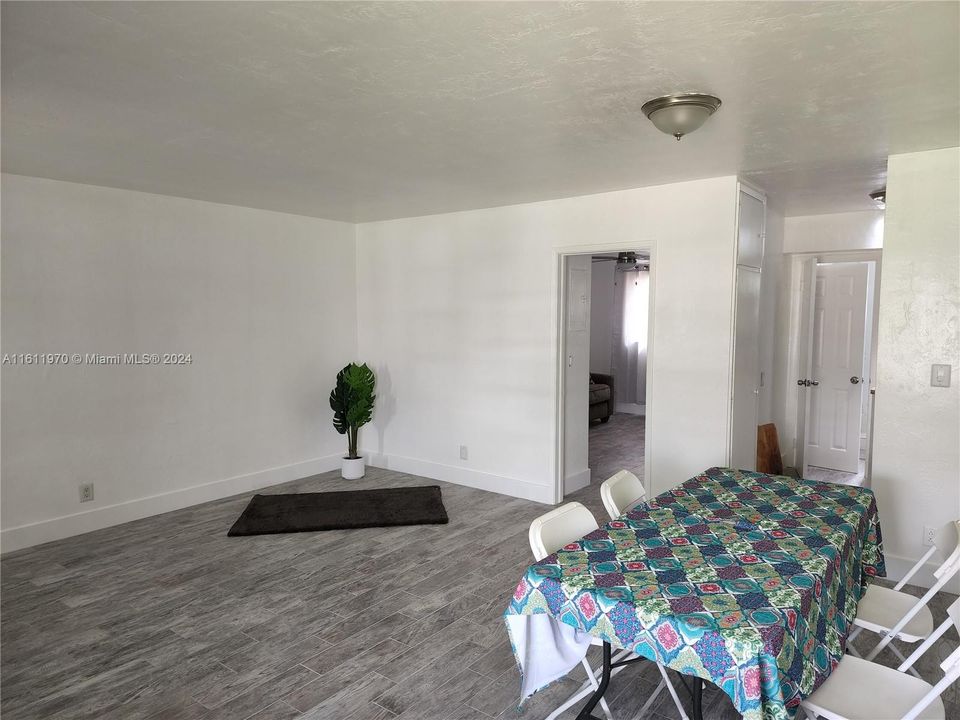For Rent: $1,650 (1 beds, 1 baths, 580 Square Feet)