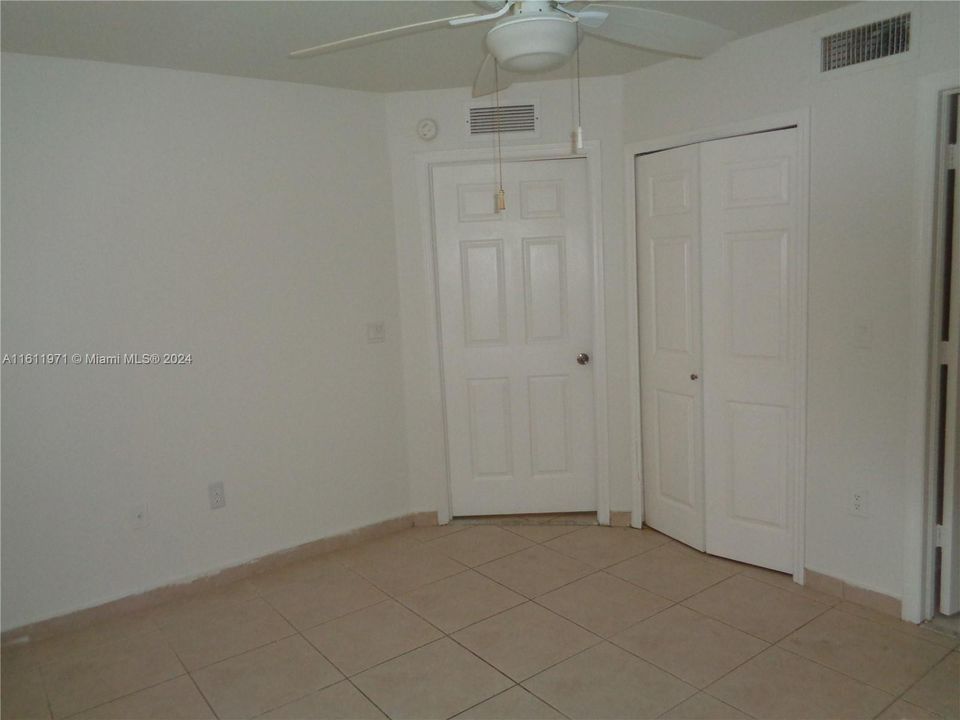 For Sale: $229,100 (2 beds, 2 baths, 822 Square Feet)