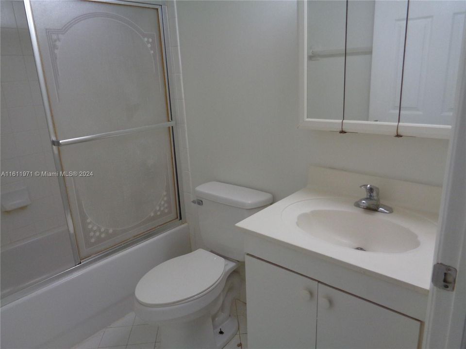 For Sale: $229,100 (2 beds, 2 baths, 822 Square Feet)