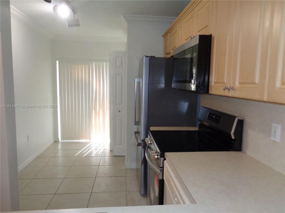 For Sale: $229,100 (2 beds, 2 baths, 822 Square Feet)