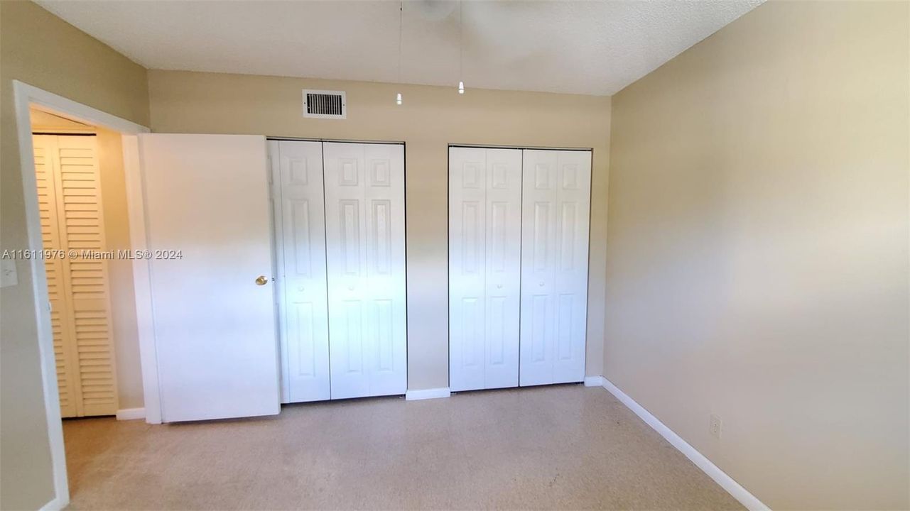 For Rent: $1,650 (2 beds, 2 baths, 930 Square Feet)