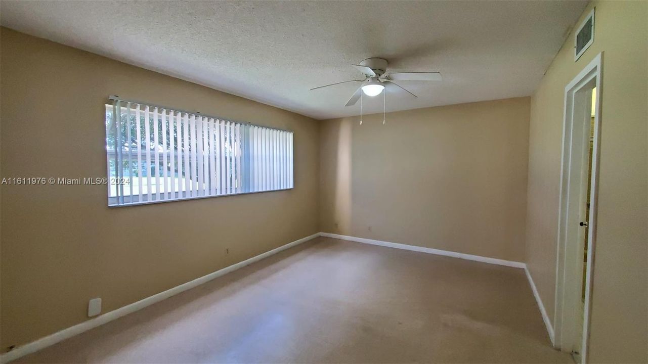 For Rent: $1,650 (2 beds, 2 baths, 930 Square Feet)