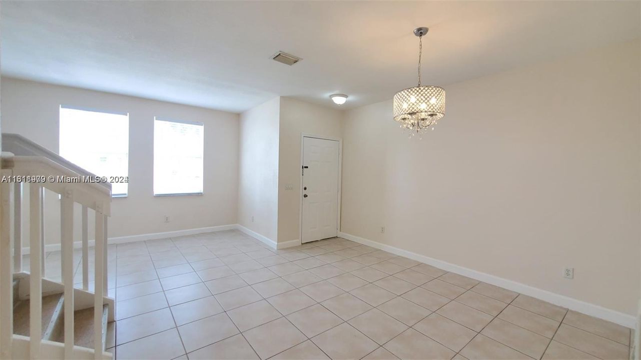 For Rent: $3,099 (3 beds, 2 baths, 1450 Square Feet)