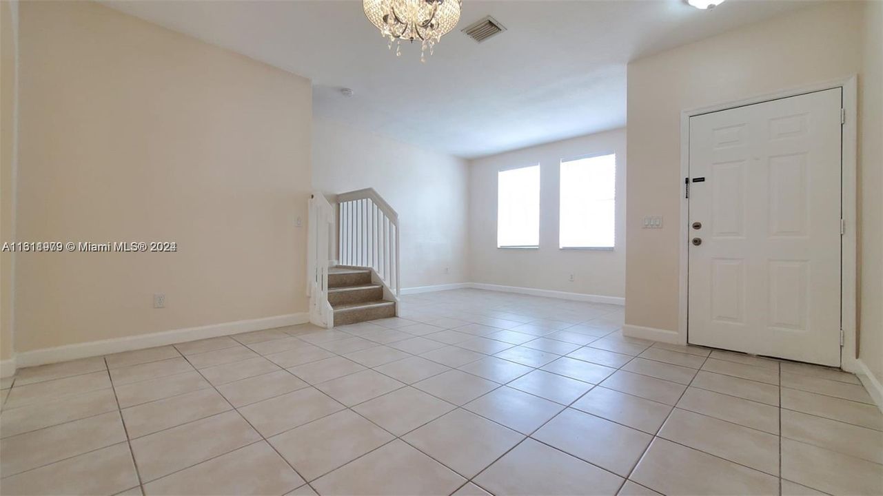 For Rent: $3,099 (3 beds, 2 baths, 1450 Square Feet)