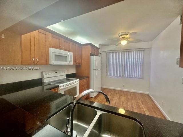 For Rent: $2,300 (2 beds, 2 baths, 1192 Square Feet)