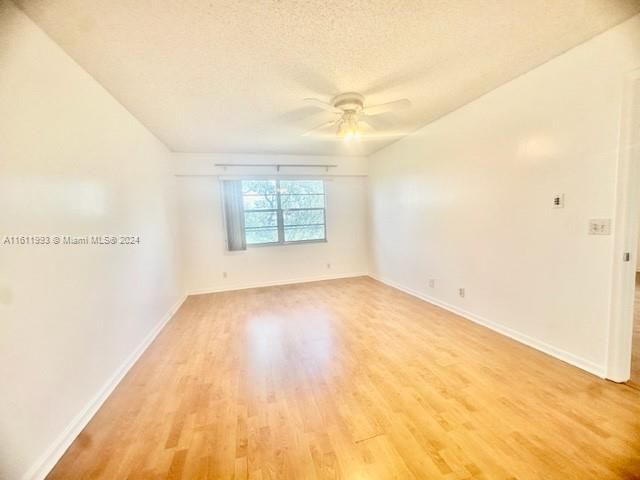 For Rent: $2,300 (2 beds, 2 baths, 1192 Square Feet)