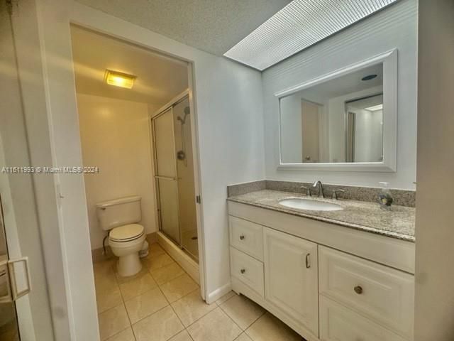 For Rent: $2,300 (2 beds, 2 baths, 1192 Square Feet)