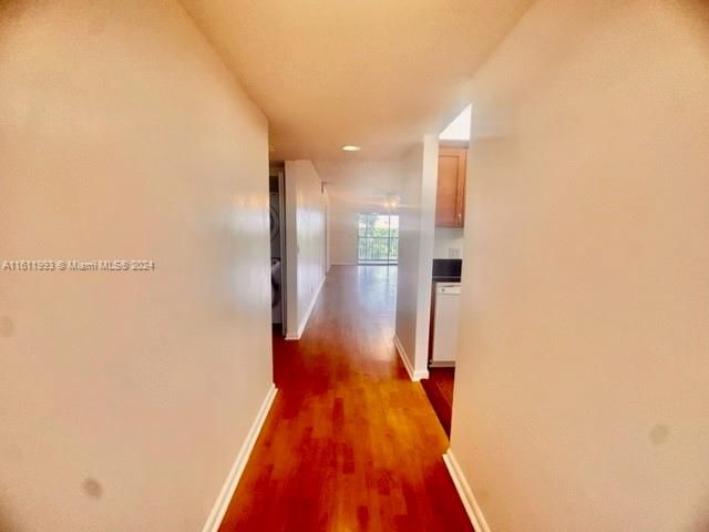 For Rent: $2,300 (2 beds, 2 baths, 1192 Square Feet)