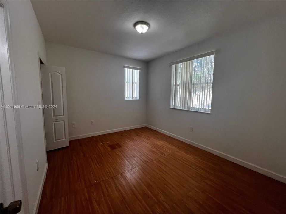 For Rent: $2,150 (3 beds, 2 baths, 1076 Square Feet)