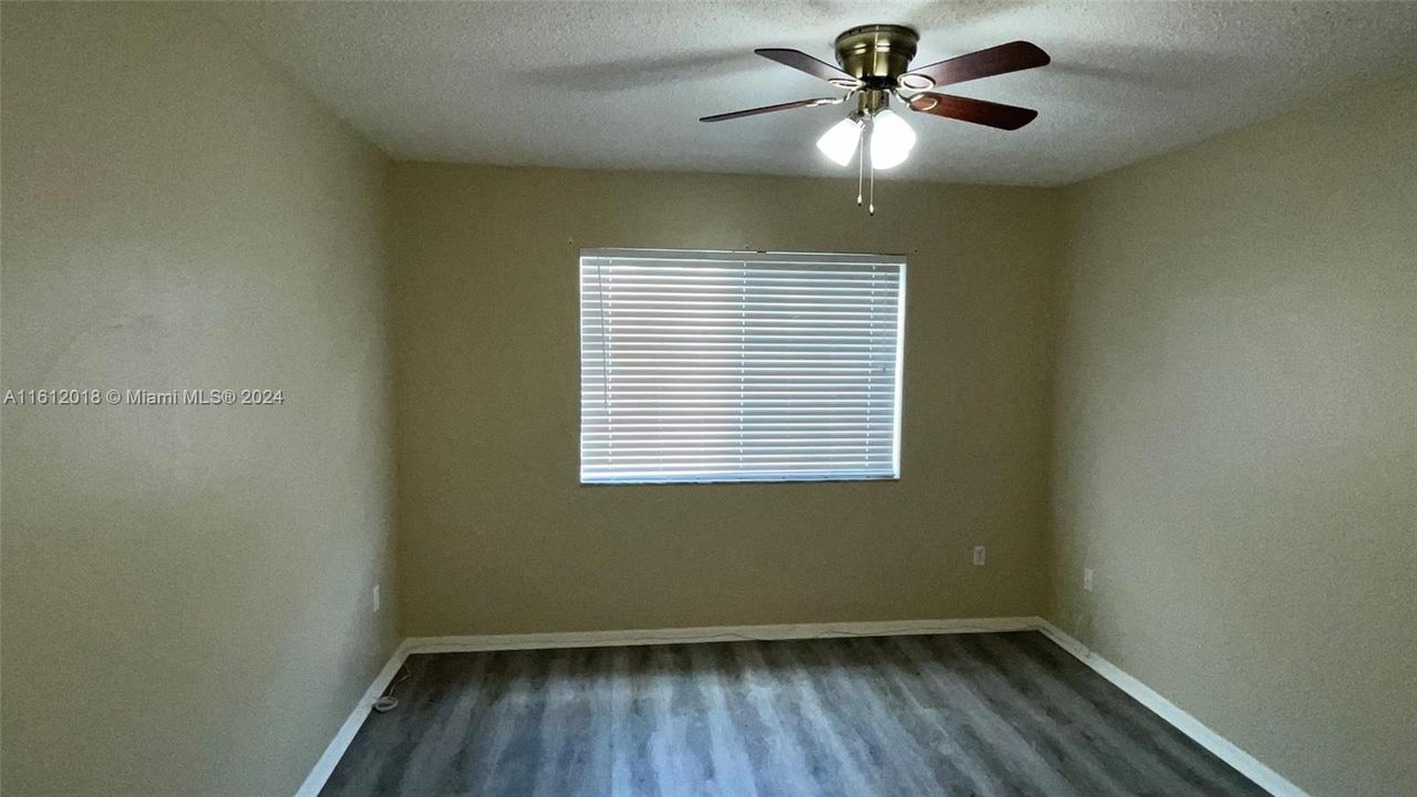 For Rent: $2,200 (2 beds, 2 baths, 977 Square Feet)