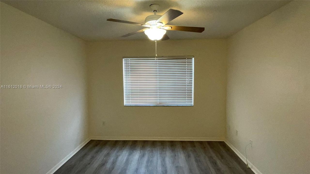 For Rent: $2,200 (2 beds, 2 baths, 977 Square Feet)