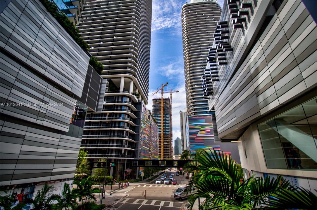 Brickell surroundings