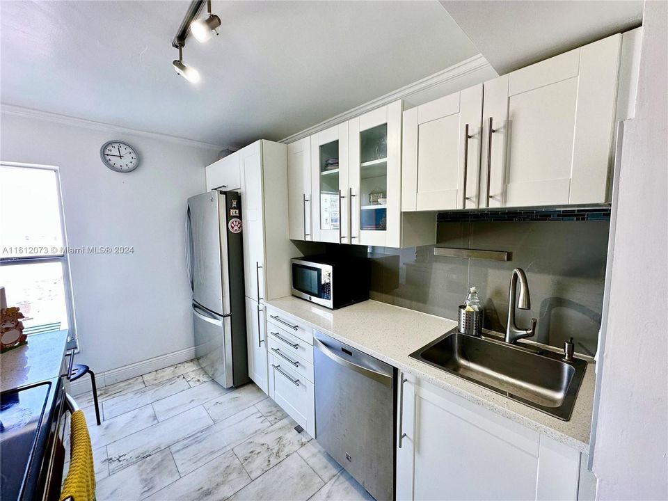 For Rent: $2,600 (1 beds, 2 baths, 821 Square Feet)