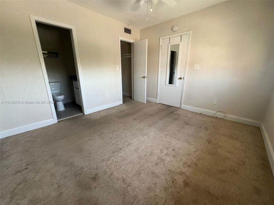 For Rent: $2,600 (2 beds, 2 baths, 960 Square Feet)