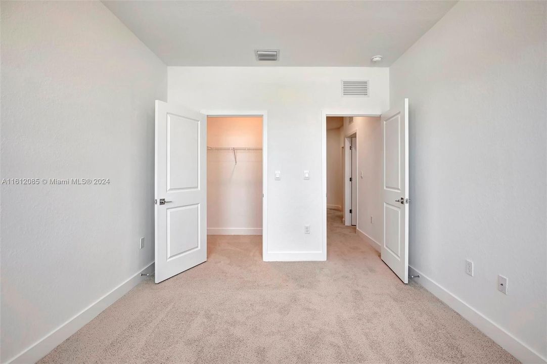 For Rent: $3,950 (3 beds, 2 baths, 1738 Square Feet)