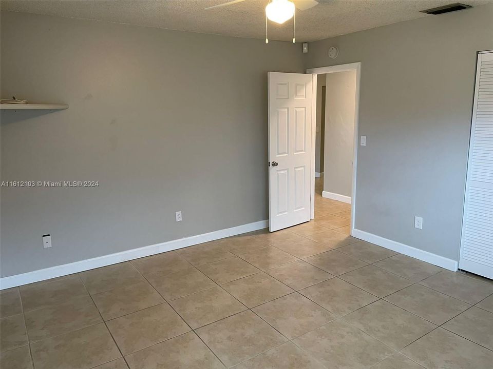 For Rent: $1,800 (2 beds, 1 baths, 790 Square Feet)