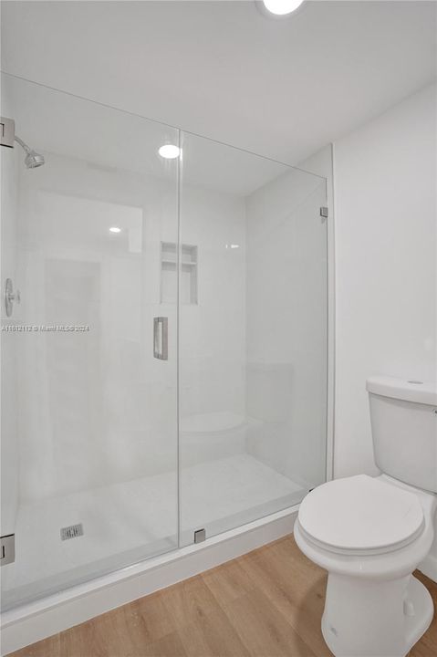 For Sale: $350,000 (2 beds, 2 baths, 1339 Square Feet)