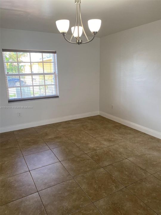 For Rent: $2,700 (3 beds, 1 baths, 1034 Square Feet)